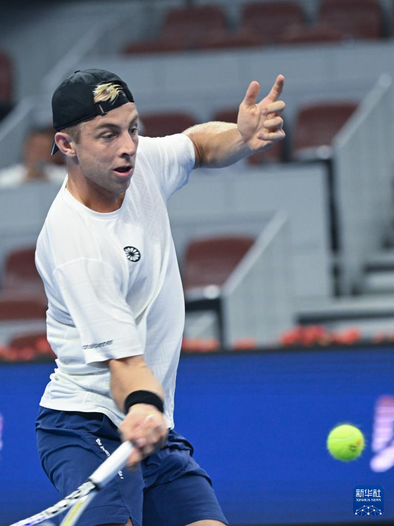 德国网球队轻取西班牙网球队,阿尔卡拉斯打破历史纪录的简单介绍 德国网球队轻取西班牙网球队,阿尔卡拉斯打破历史纪录的简单介绍