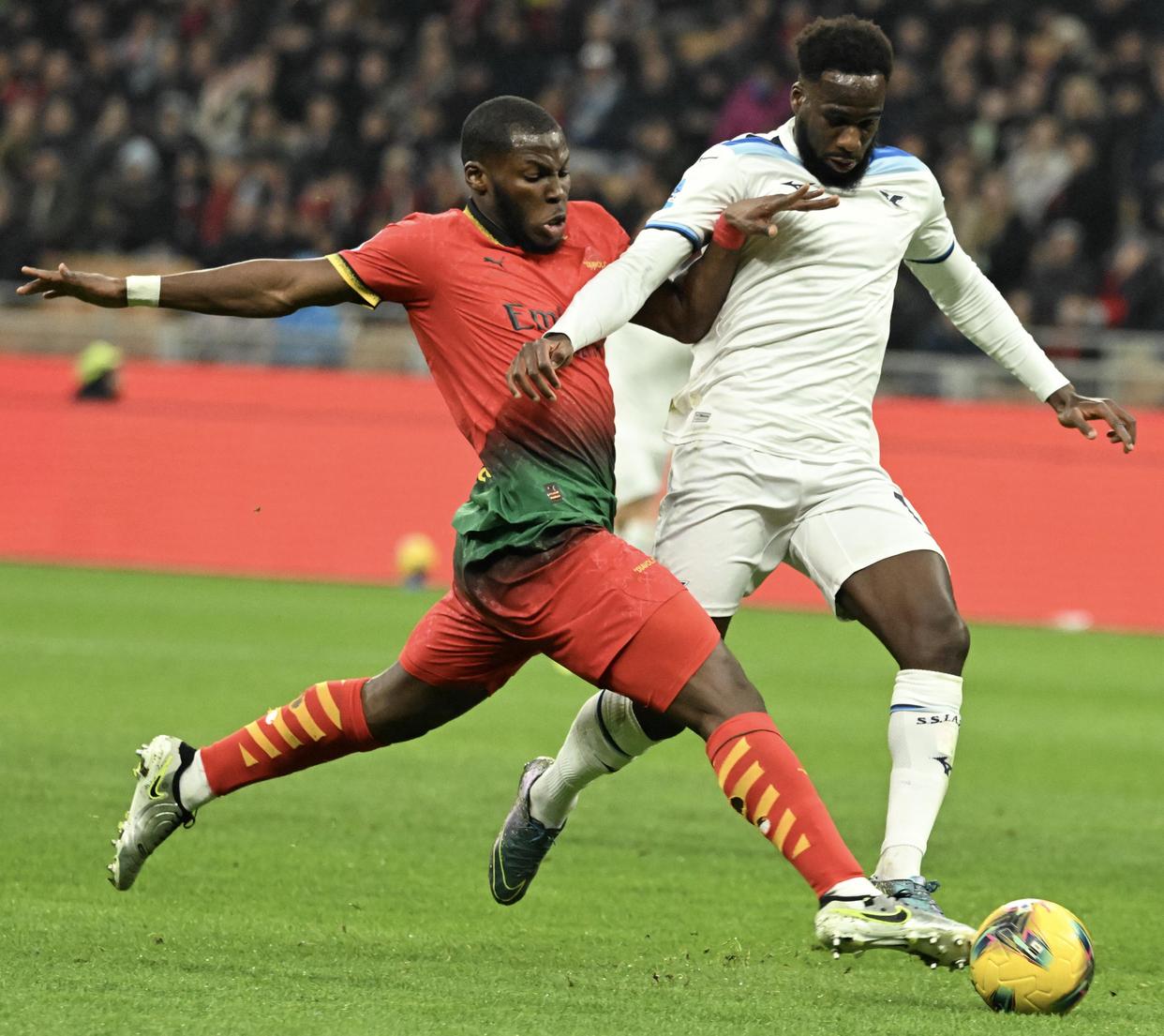 关于AC米兰对拉齐奥:意甲两支豪门的交锋的信息 关于AC米兰对拉齐奥:意甲两支豪门的交锋的信息