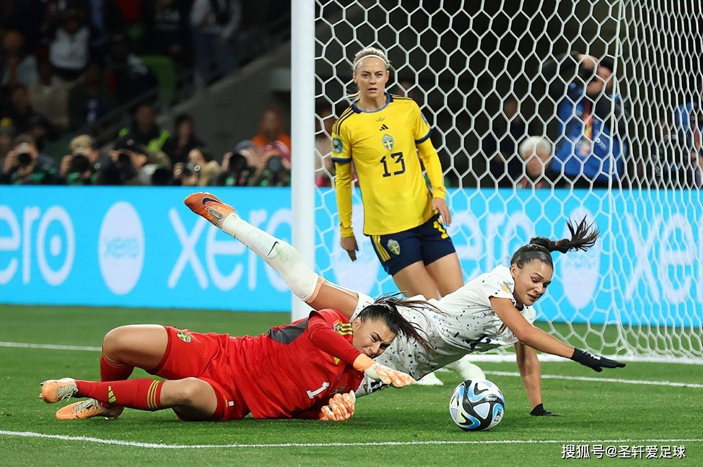 挪威女足队斗志昂扬击败对手