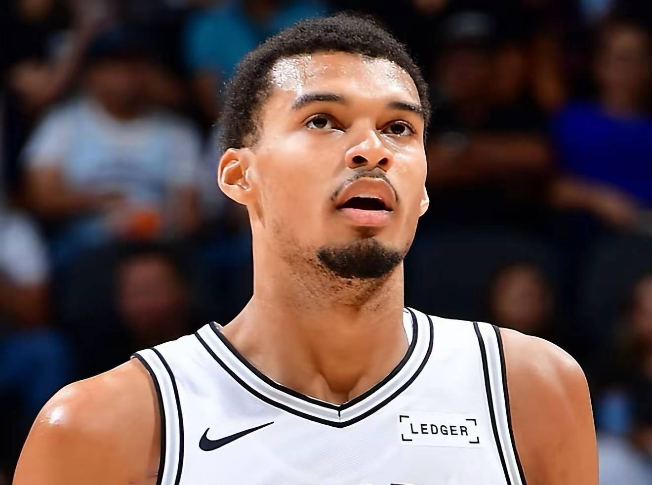 包含马刺球员集体表现低迷，主帅全力激励提振士气的词条