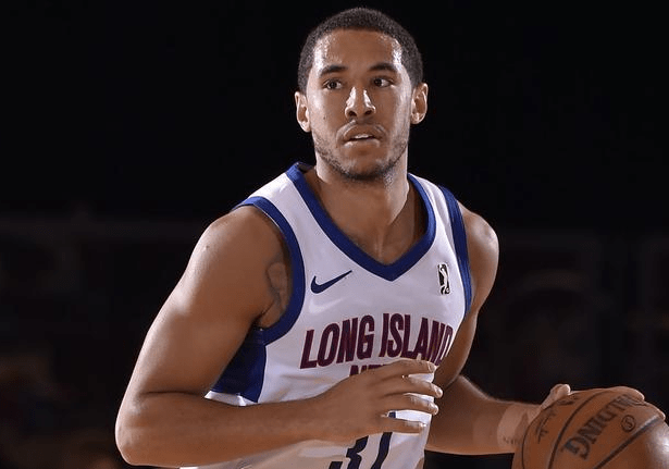 关于草根球员完成NBA首秀，迈出职业篮球第一步的信息