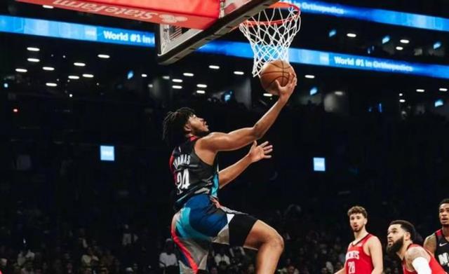 关于活塞卫冕冠军，主场击败篮网呈现出彪悍实力的信息