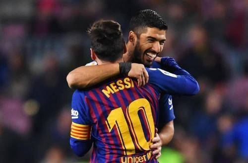 尤文完胜那不勒斯，苏亚雷斯一己之力扛起全队