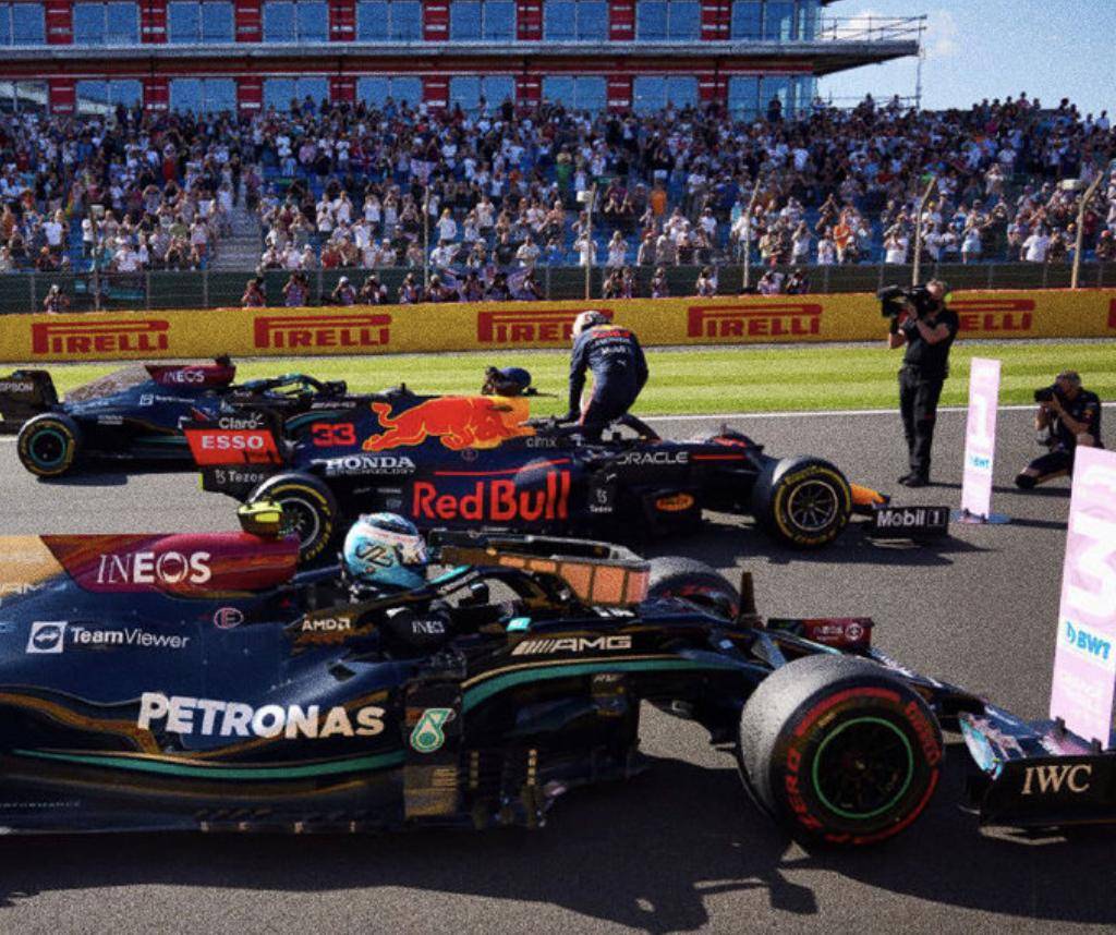 迈凯伦鏖战法拉利，汉密尔顿点燃赛场的简单介绍