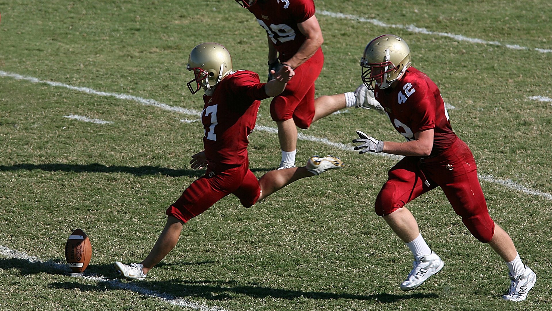 绿茵之外,篮球之夜,阿圭罗在NBA季后赛的跨界英雄时刻